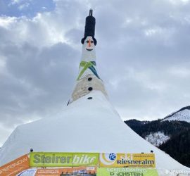 Австрийцы слепили самого большого снеговика в мире